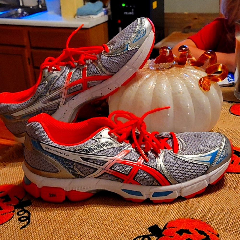 ASICS, W11, GREY W/ORANGE ..A LITTLE TURQUOISE..WORE ONCE..GEL EXALT 2